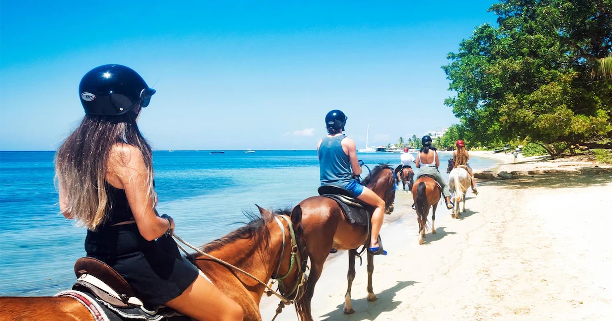 Horseback Riding in Roatan
